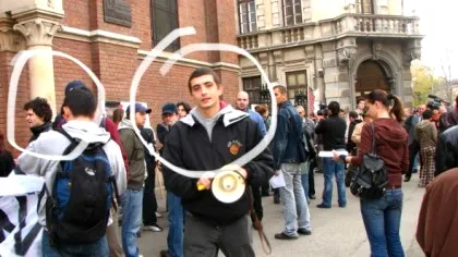 Cosa ha detto George Simion sul tenera acustico o nel 2012: 